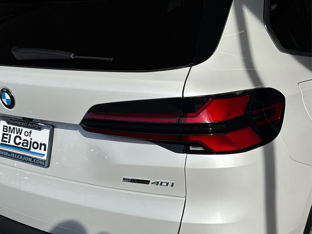 New 2026 BMW X5 sDrive40i image 17