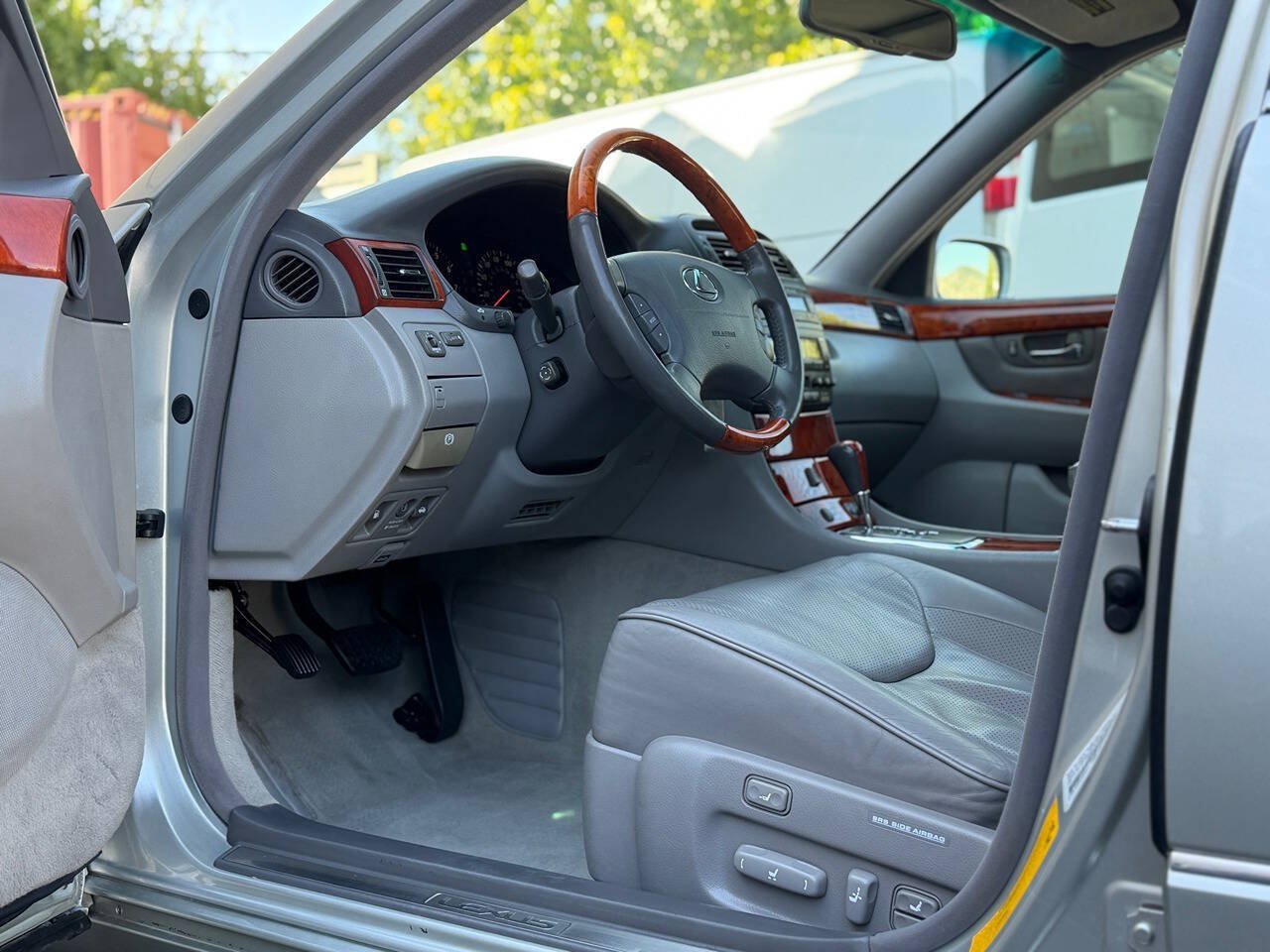 Used 2003 Lexus LS 430 RWD image 24