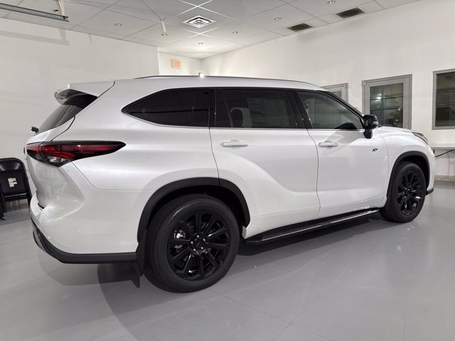 New 2026 Toyota Highlander Limited AWD/4WD image 12
