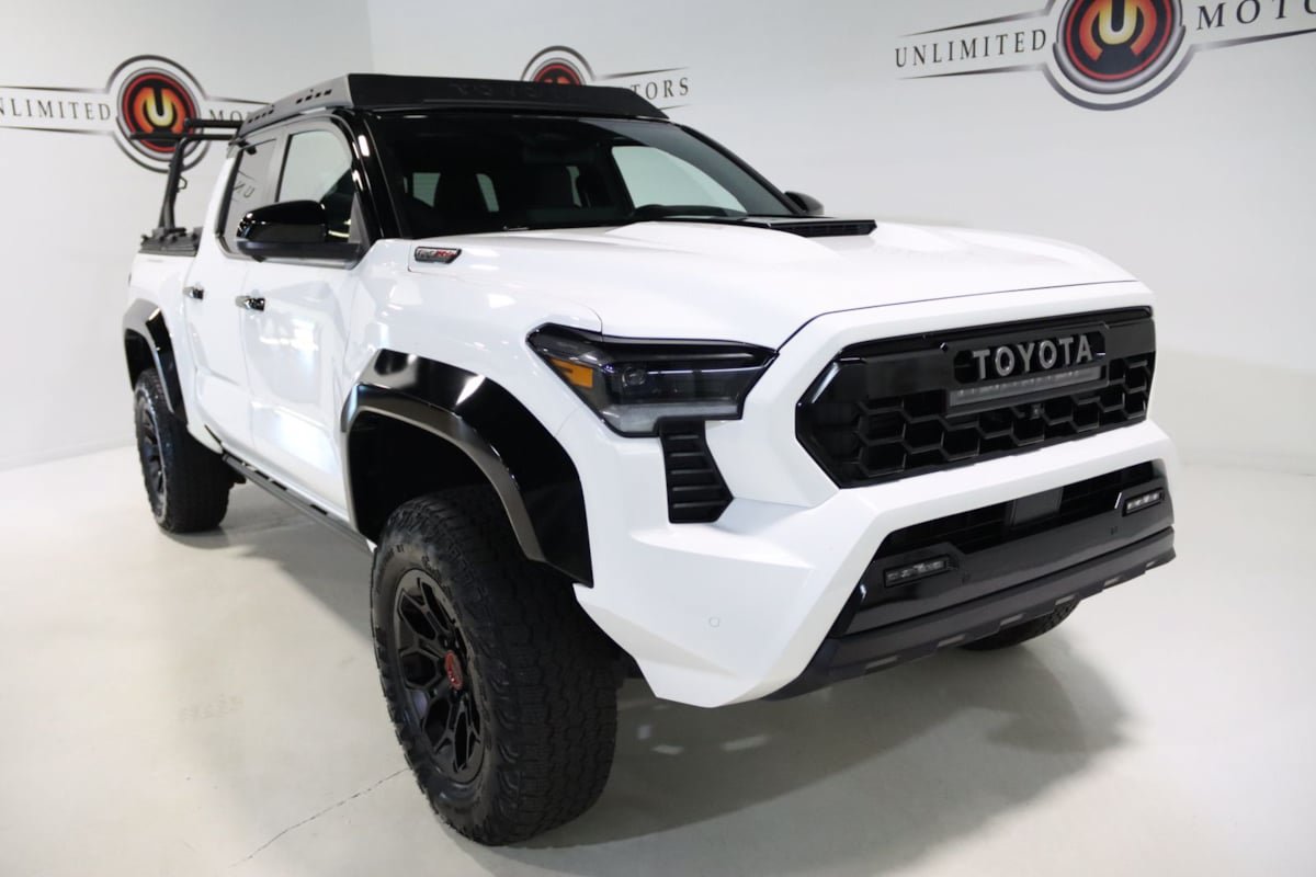 Used 2024 Toyota Tacoma TRD Pro AWD/4WD image 28