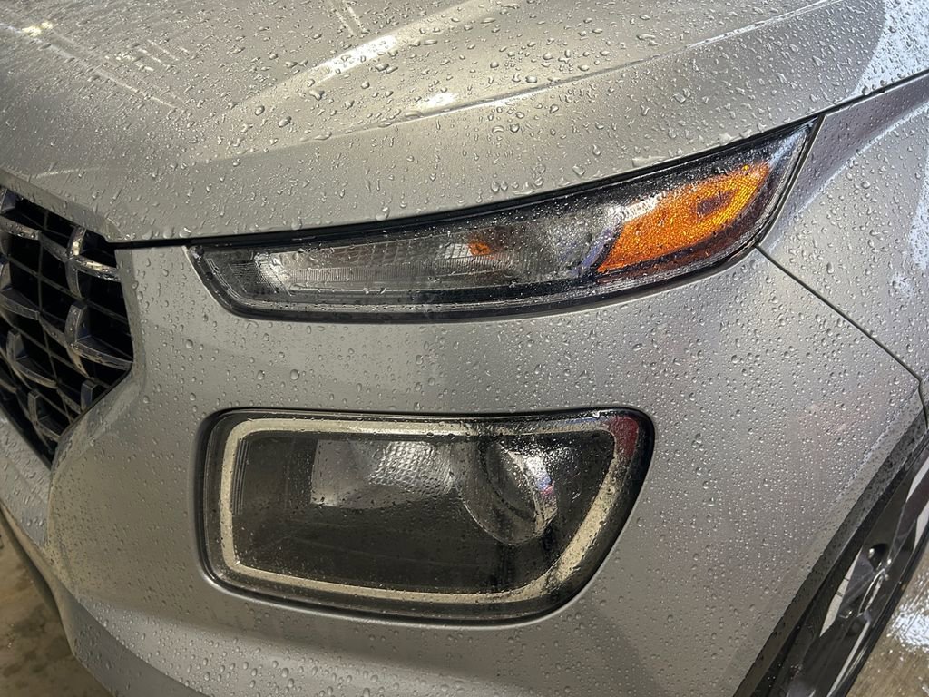 Certified 2025 Hyundai Venue SEL image 36