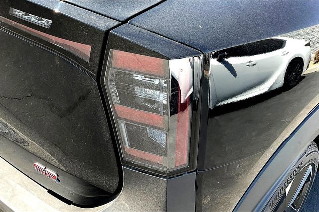 New 2025 Nissan Kicks SR FWD image 11