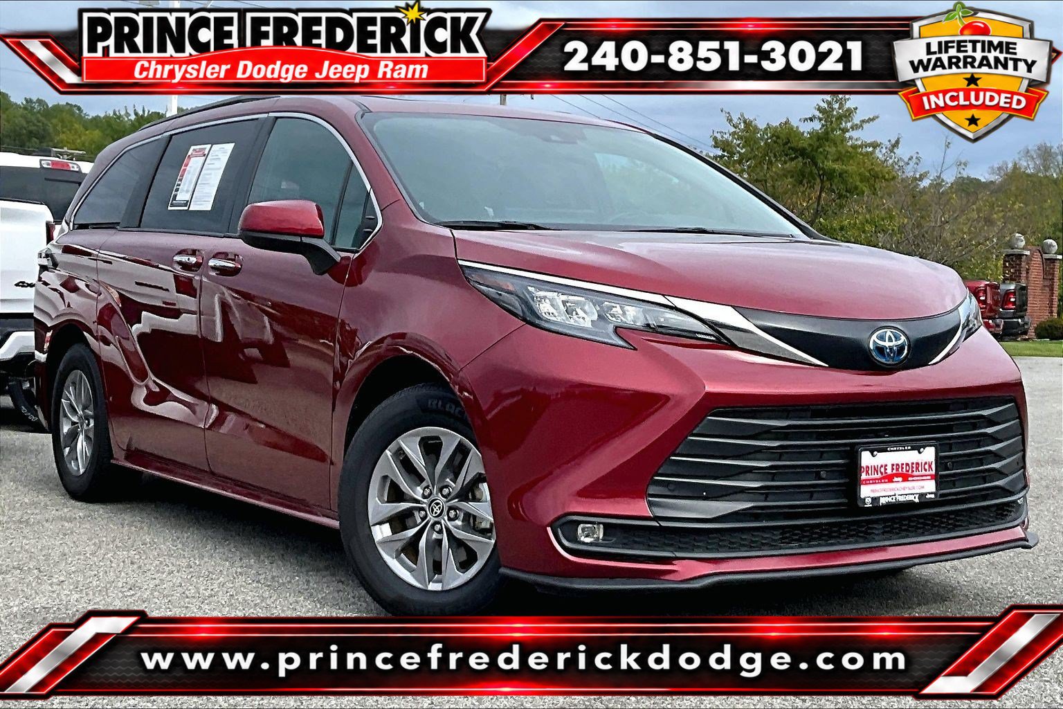 Used 2025 Toyota Sienna XLE