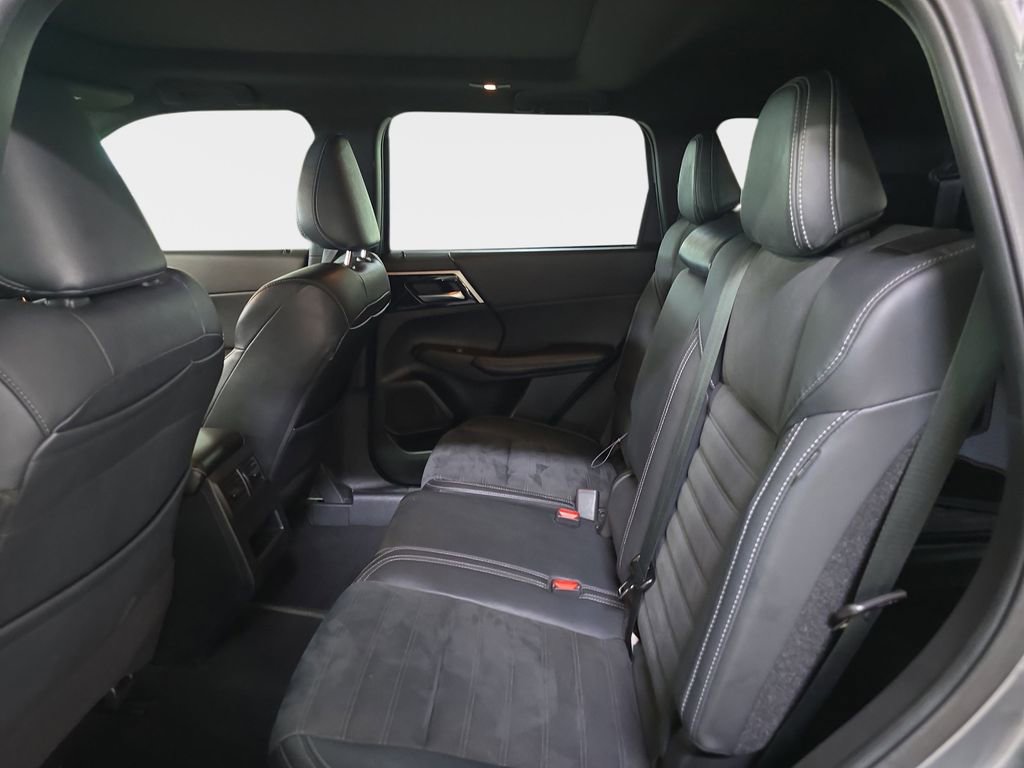 Used 2022 Mitsubishi Outlander SE AWD/4WD image 14