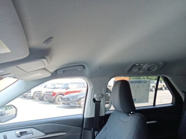 New 2026 Ford Explorer Active RWD image 14