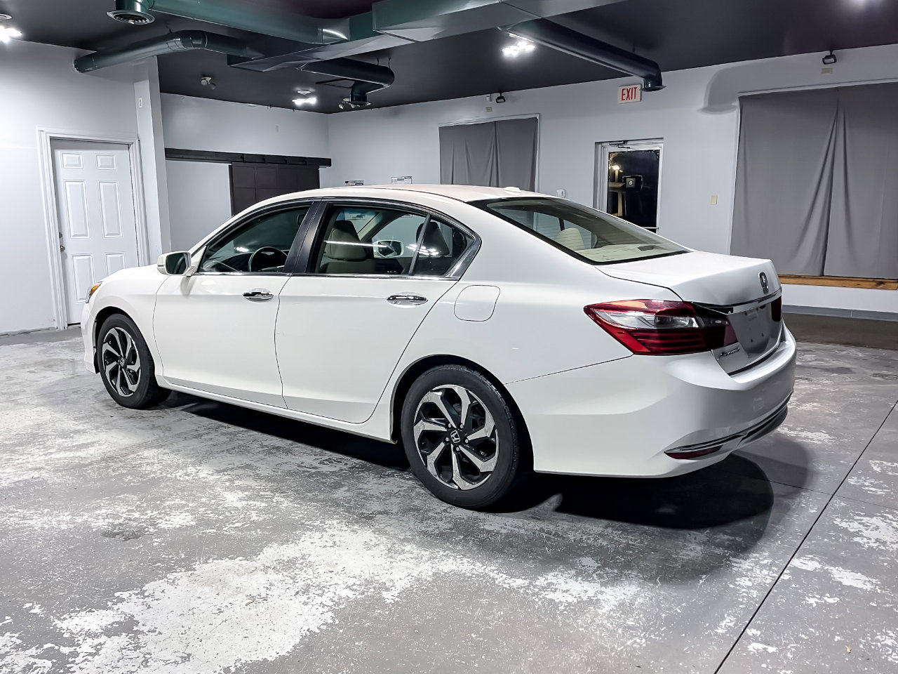 Used 2016 Honda Accord EX-L image 6
