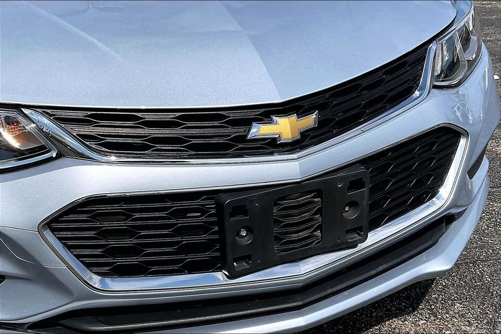 Used 2017 Chevrolet Cruze LS FWD image 34