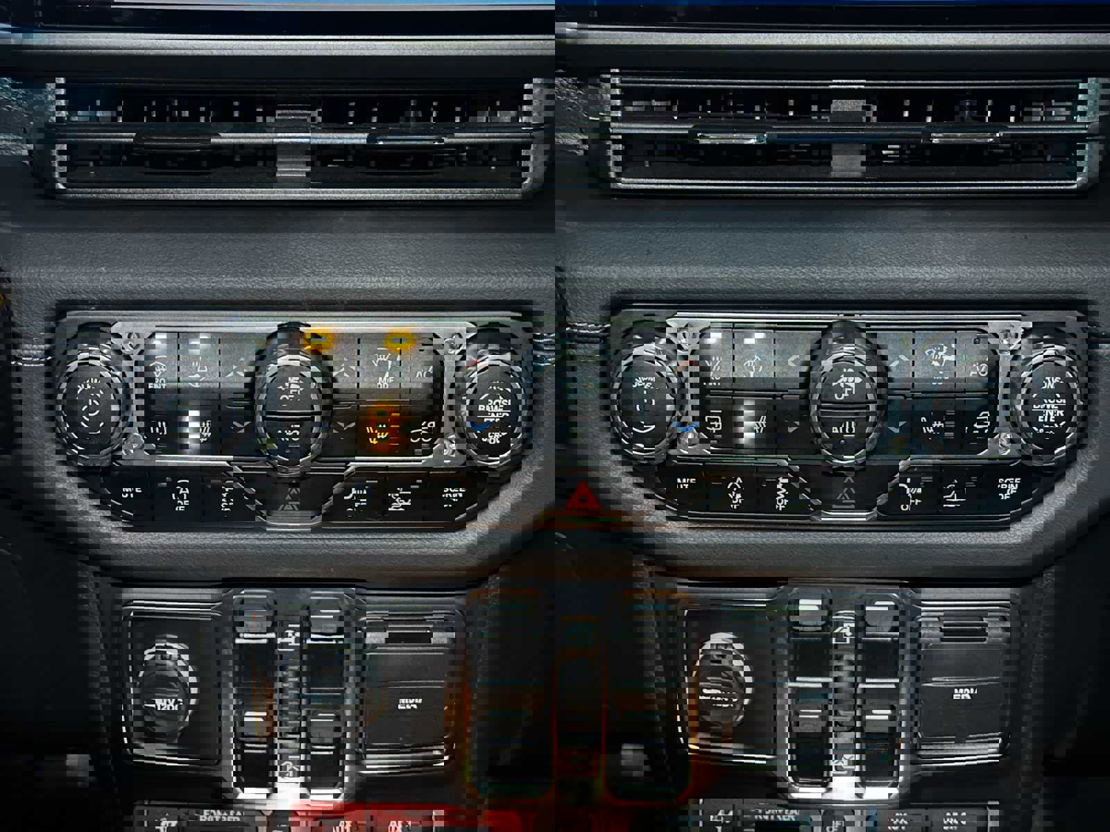 Used 2024 Jeep Wrangler Unlimited Rubicon w/ Capability Package image 29