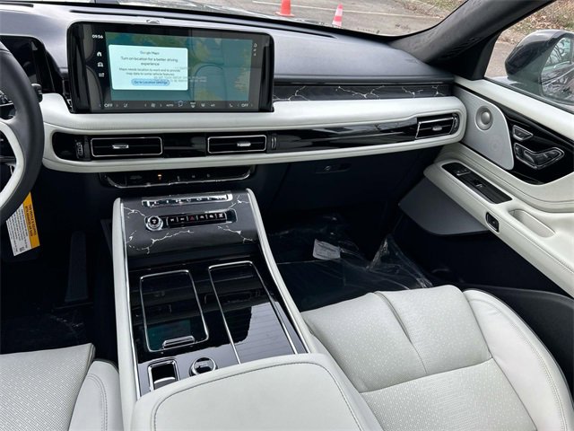 New 2026 Lincoln Aviator Black Label w/ Jet Appearance Package image 13