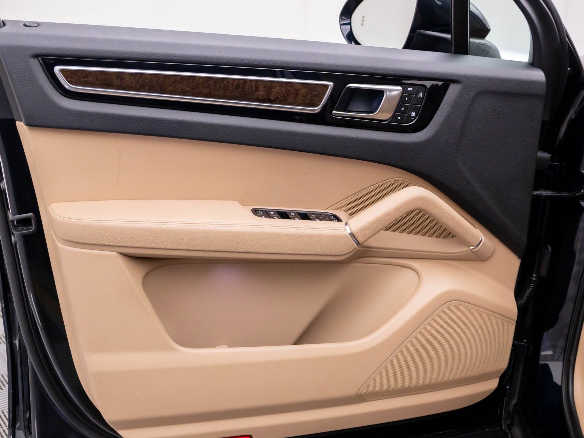 Certified 2023 Porsche Cayenne image 14