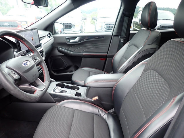 Used 2023 Ford Escape ST-Line w/ Tech Pack #1 AWD/4WD image 16