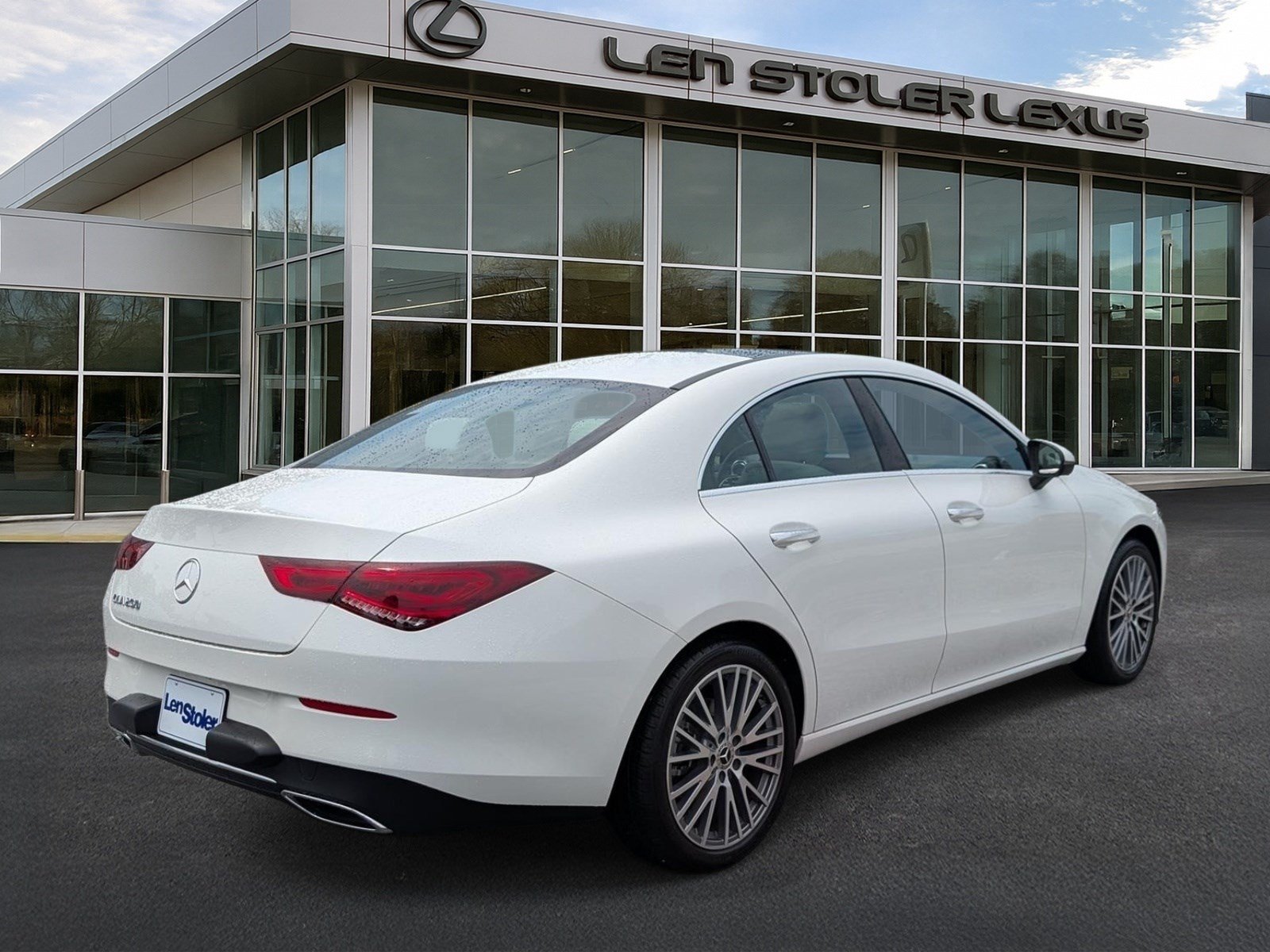 Used 2022 Mercedes-Benz CLA 250 image 3