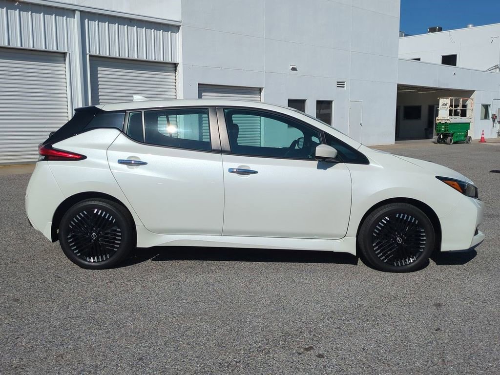 Certified 2023 Nissan Leaf SV Plus image 4