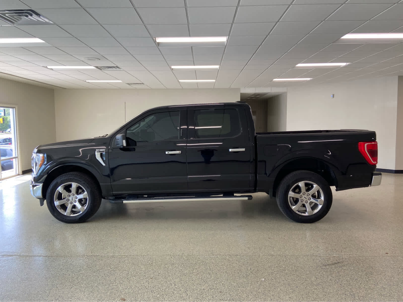 Used 2022 Ford F150 XLT w/ Equipment Group 302A High image 14