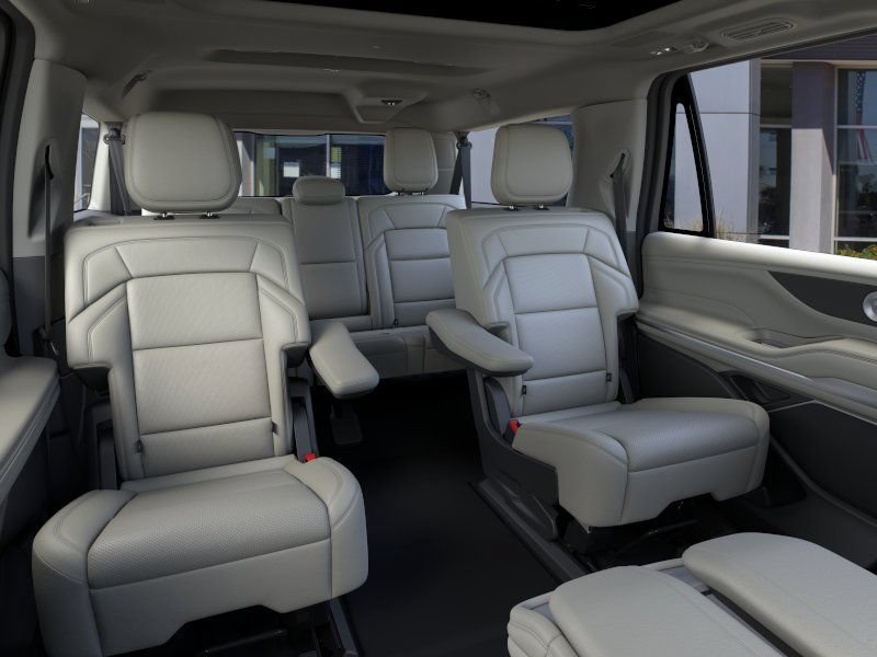 New 2026 Lincoln Navigator L Reserve w/ Jet Appearance Package AWD/4WD image 11