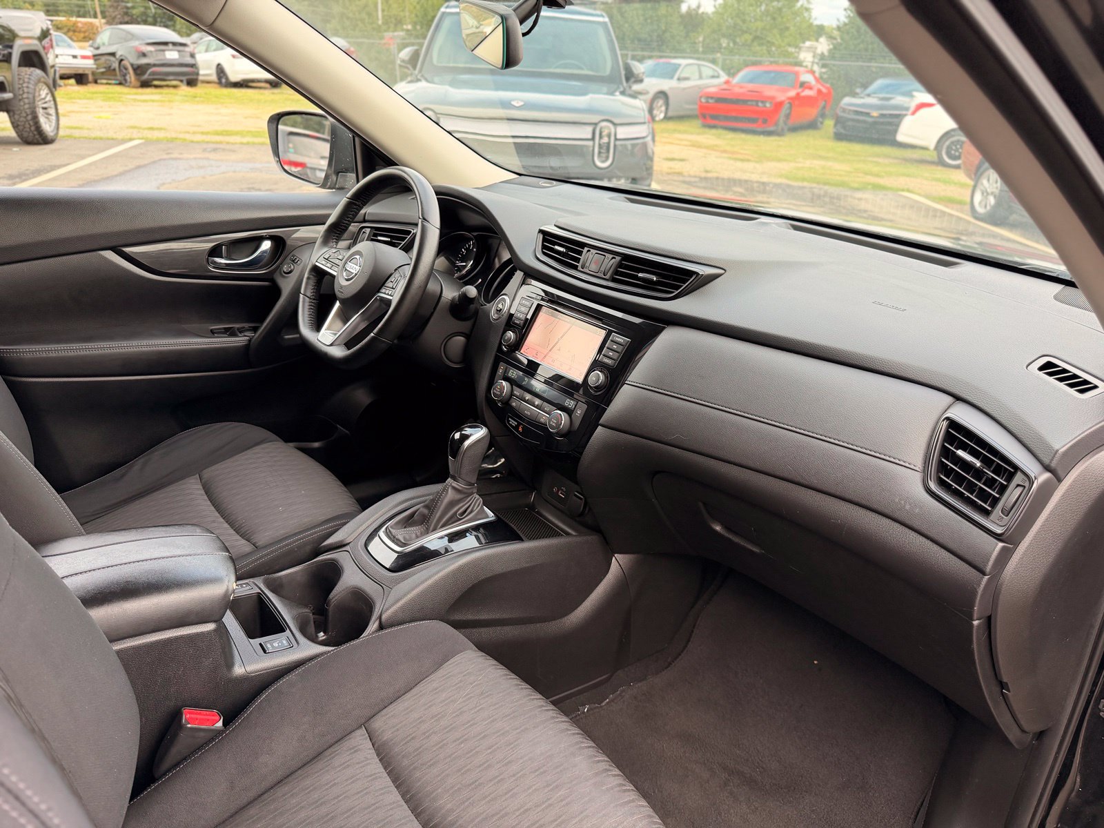 Used 2018 Nissan Rogue SV w/ Premium Package AWD/4WD image 26