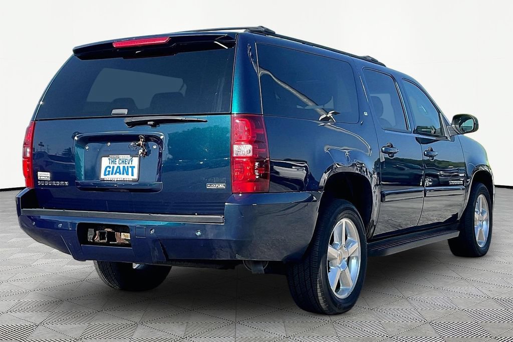 Used 2007 Chevrolet Suburban LT AWD/4WD image 6