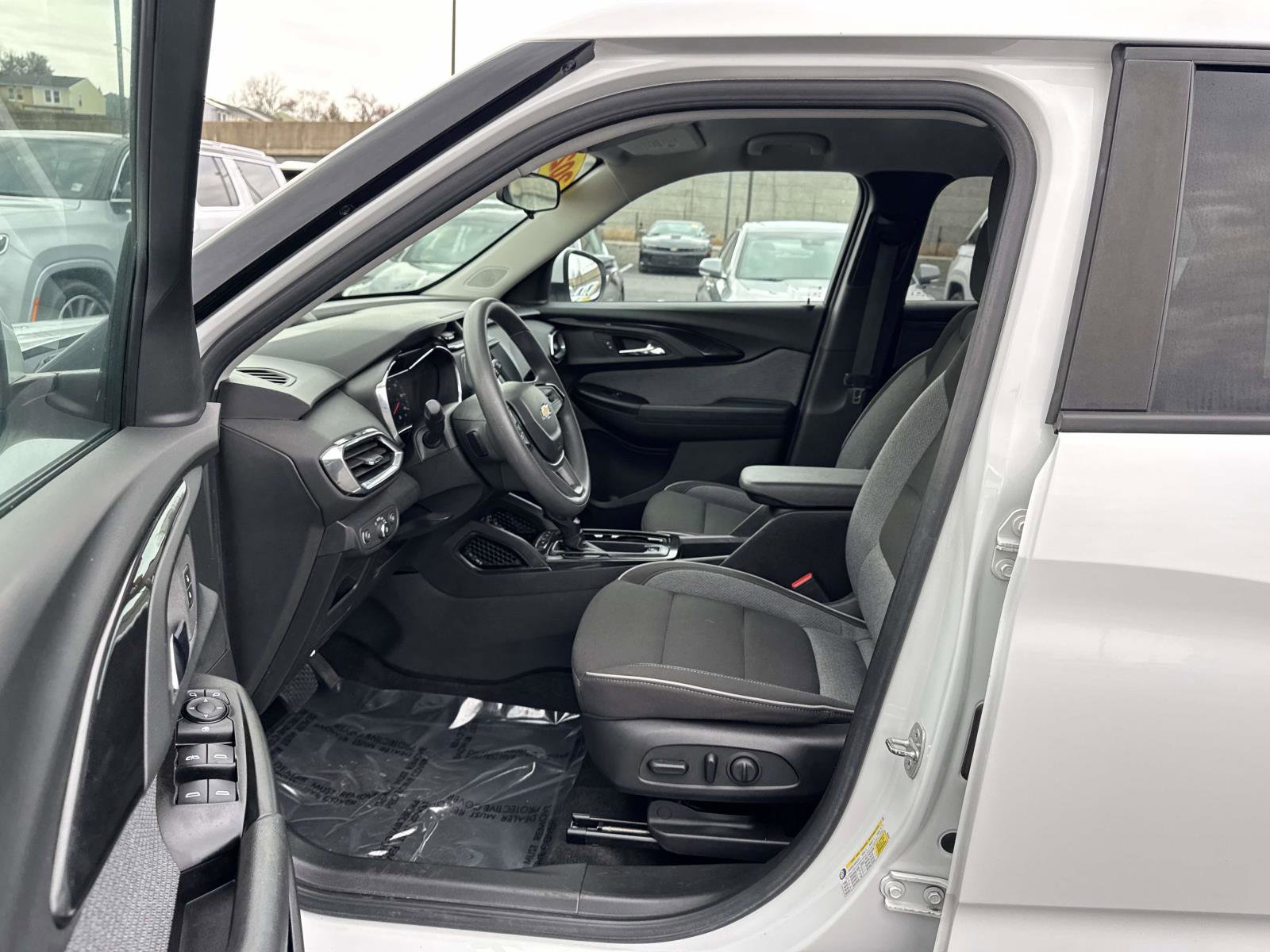 Used 2022 Chevrolet TrailBlazer LT image 19