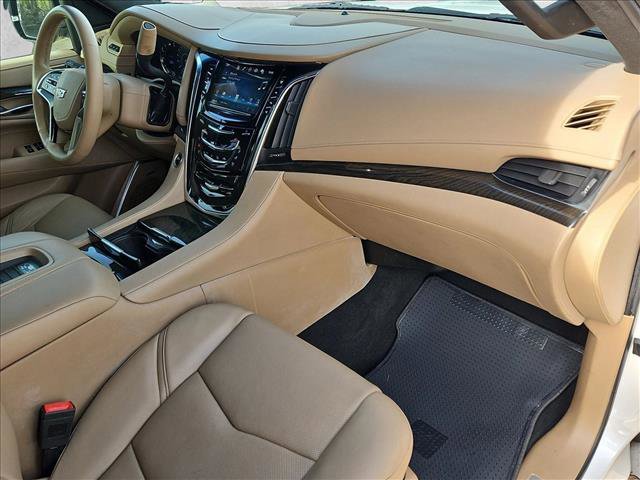 Used 2019 Cadillac Escalade Platinum AWD/4WD image 26