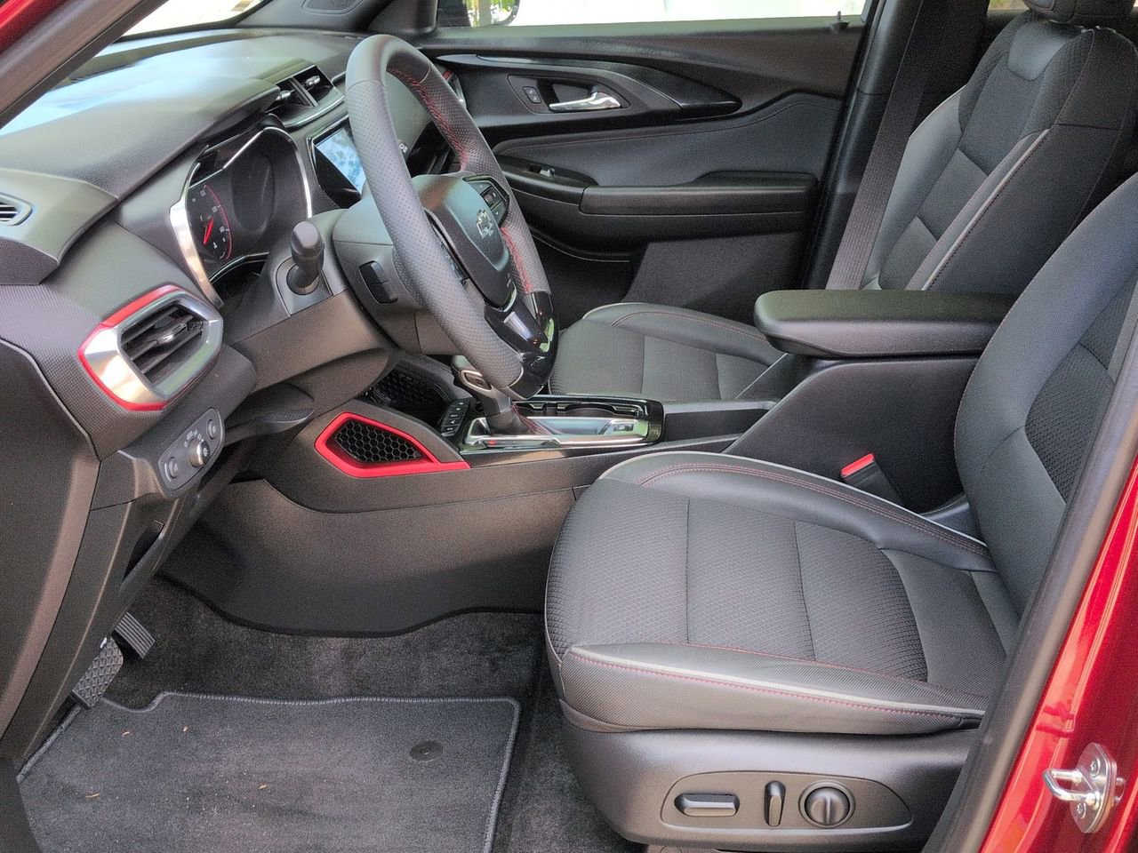 Certified 2023 Chevrolet TrailBlazer RS w/ Convenience Package image 19