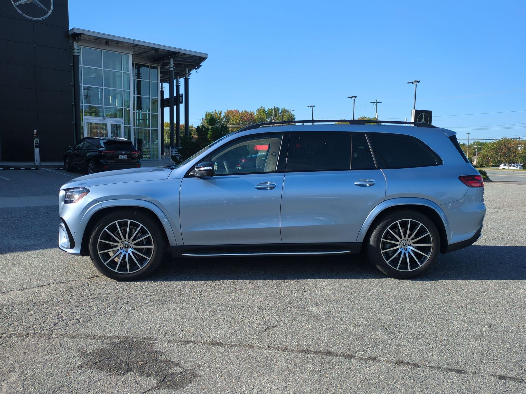 Certified 2025 Mercedes-Benz GLS 450 4MATIC image 6