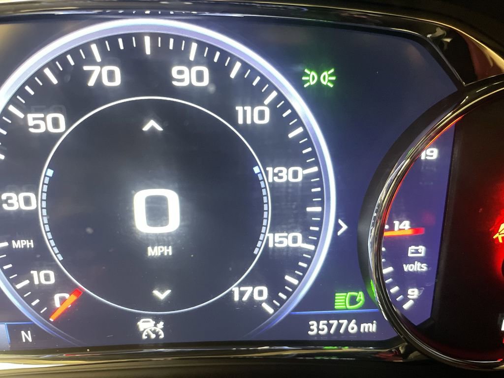 Used 2023 GMC Acadia Denali w/ Denali Ultimate Package image 4