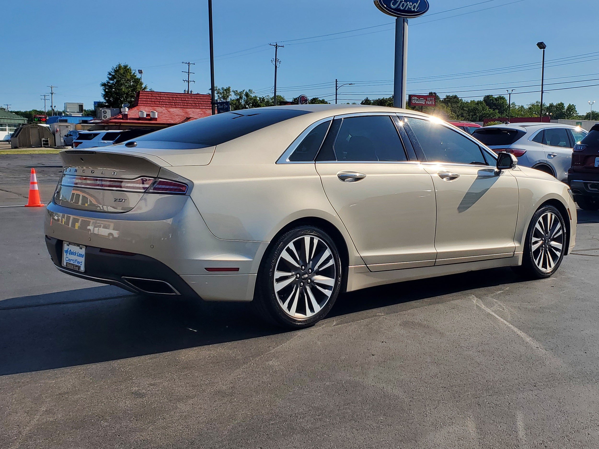Used 2017 Lincoln MKZ Reserve FWD image 4