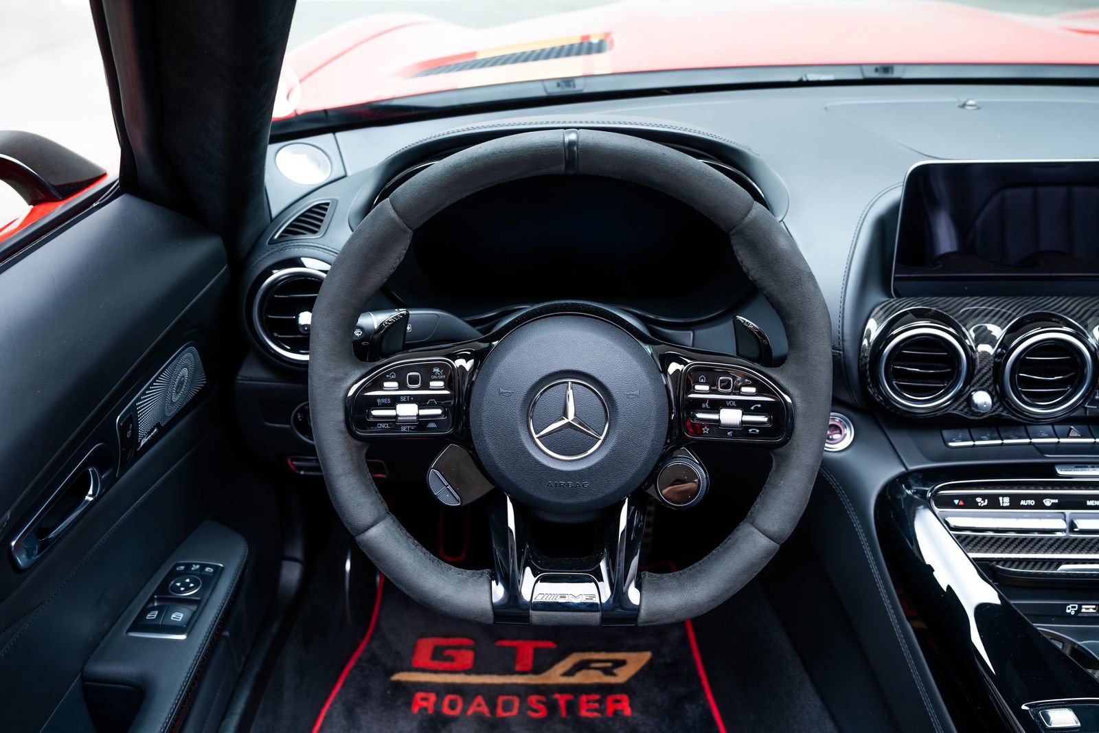 Used 2020 Mercedes-Benz AMG GT R image 16