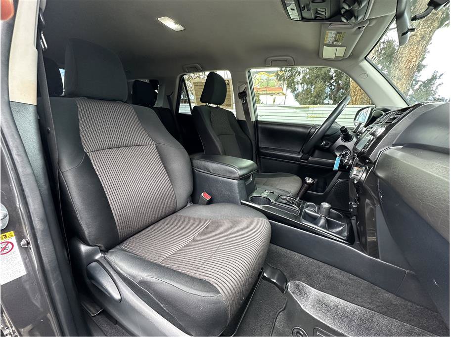 Used 2018 Toyota 4Runner TRD Off-Road AWD/4WD image 4