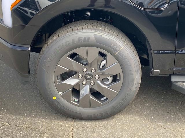 New 2025 Ford F150 Lightning Flash image 5