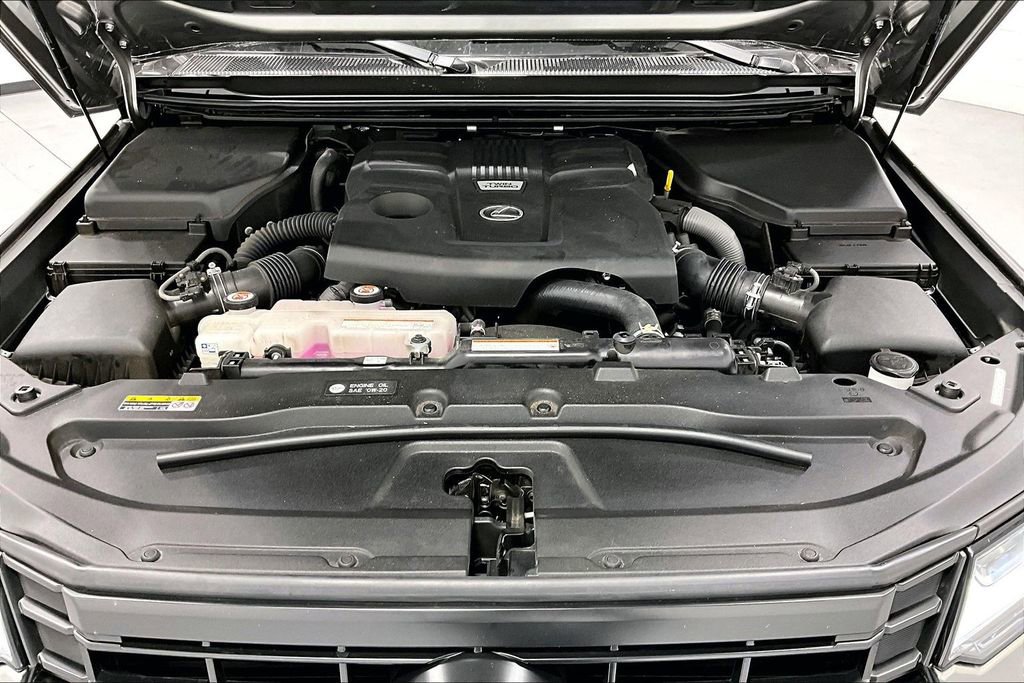 Used 2025 Lexus GX 550 image 12