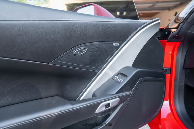 Used 2019 Chevrolet Corvette Stingray Coupe w/ Carbon Flash Badge Package image 51