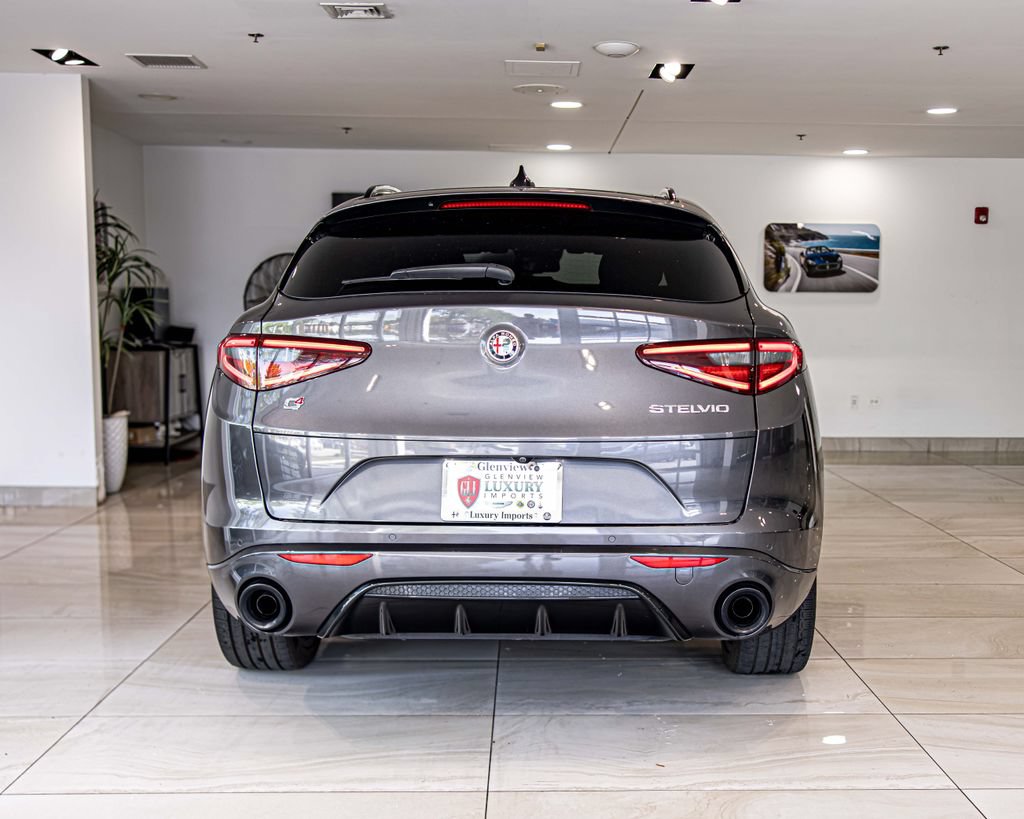 Used 2022 Alfa Romeo Stelvio Veloce AWD/4WD image 13