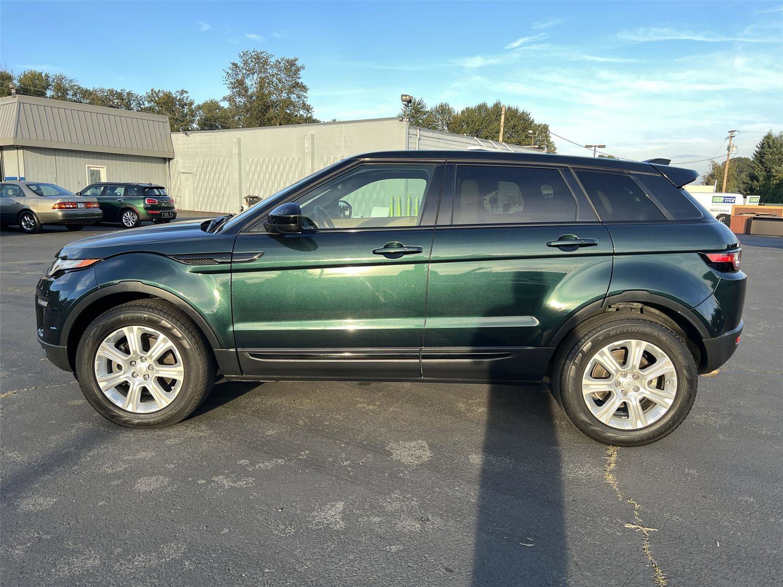 Used 2016 Land Rover Range Rover Evoque SE Premium image 4