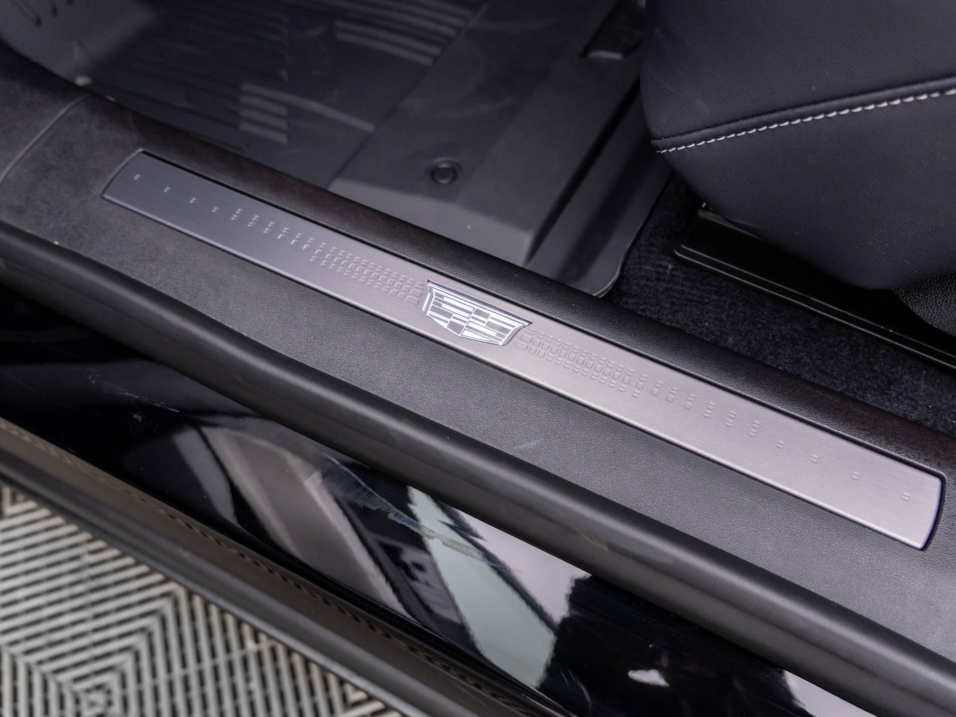 New 2027 Cadillac Optiq Sport w/ LPO, Floor Liner Package AWD/4WD image 15