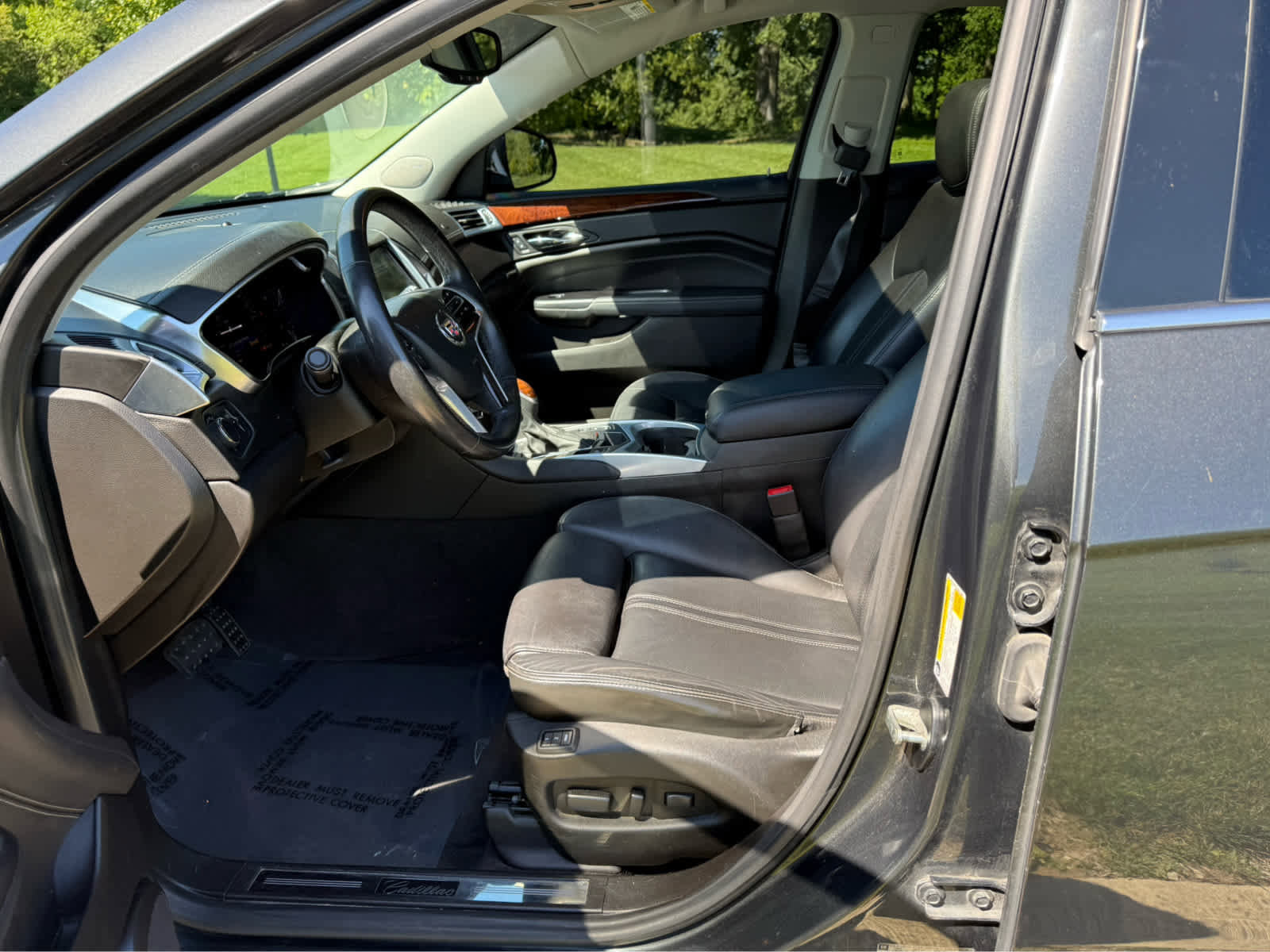 Used 2016 Cadillac SRX Luxury w/ Driver Awareness Package FWD image 11
