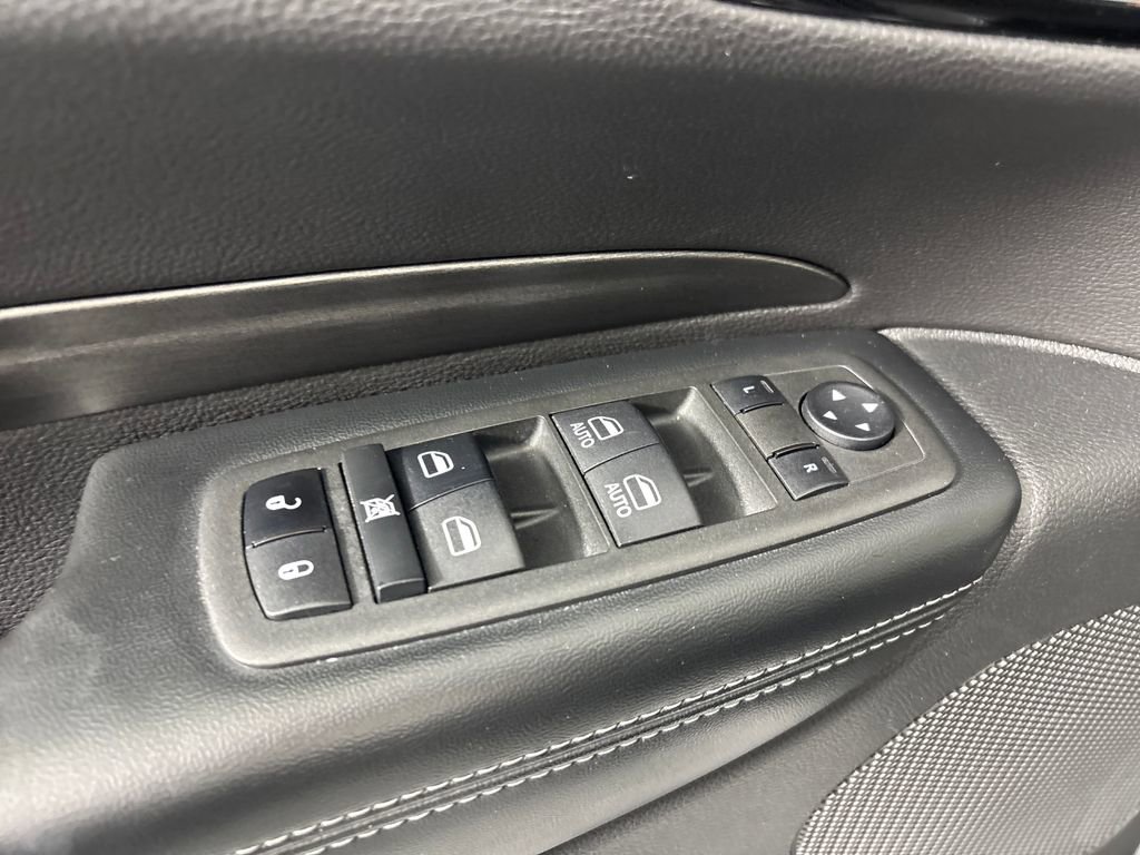 Used 2022 Dodge Durango SXT w/ Blacktop Package image 11