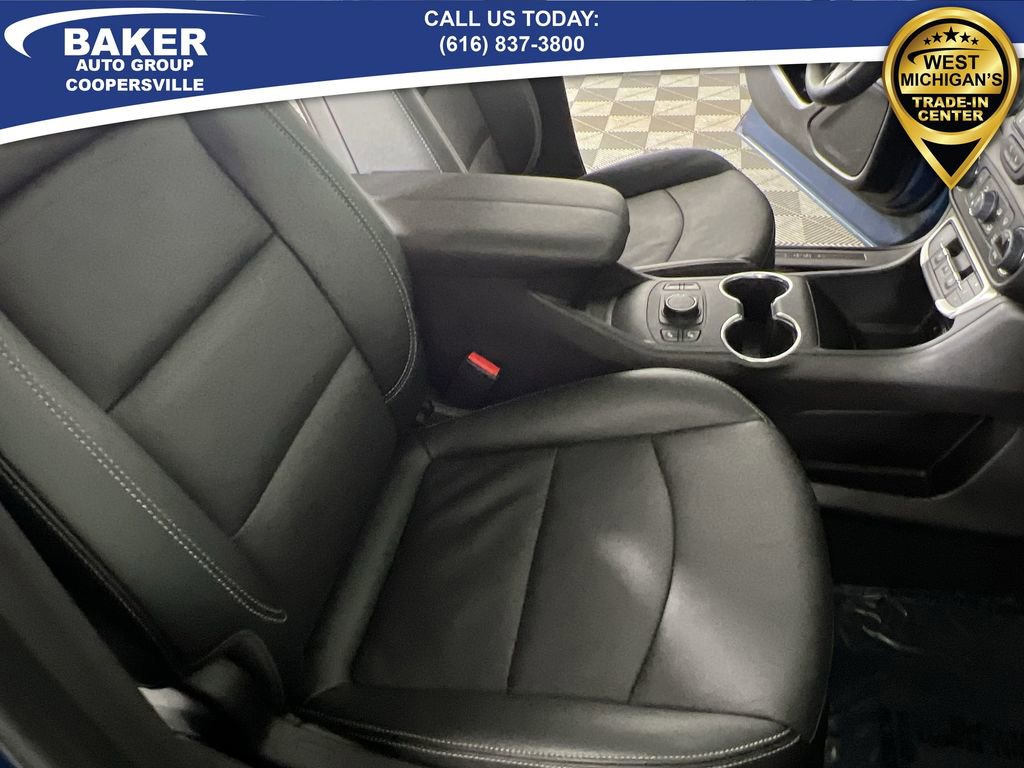 Used 2024 GMC Terrain SLT w/ Elevation Edition image 28