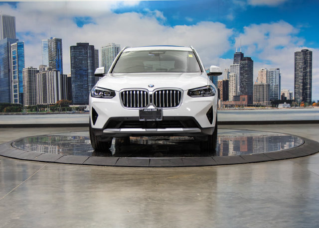 Used 2024 BMW X3 xDrive30i w/ Premium Package AWD/4WD image 3
