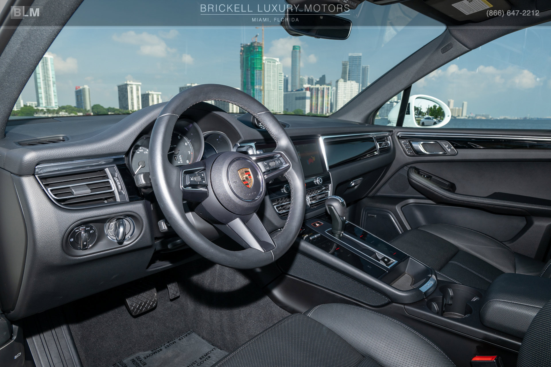 Used 2024 Porsche Macan w/ Premium Plus Package AWD/4WD image 5