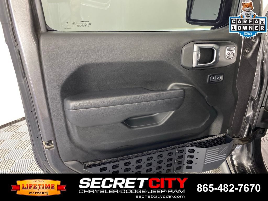 Used 2024 Jeep Gladiator Rubicon w/ Technology Group AWD/4WD image 12