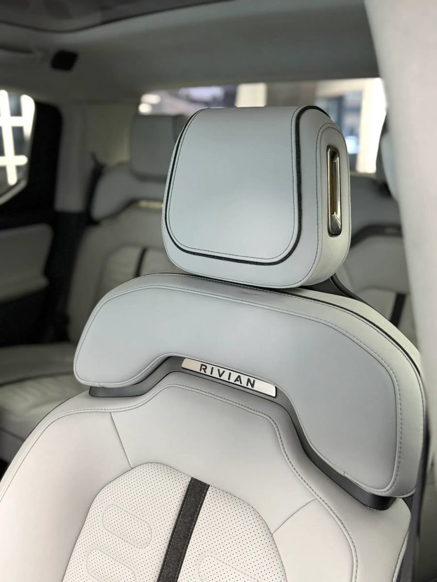 Used 2022 Rivian R1T Adventure AWD/4WD image 23