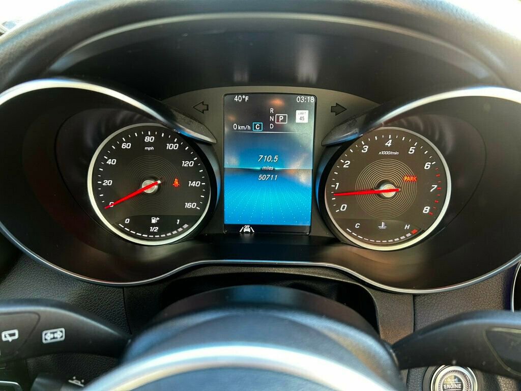 Used 2022 Mercedes-Benz GLC 300 4MATIC image 23