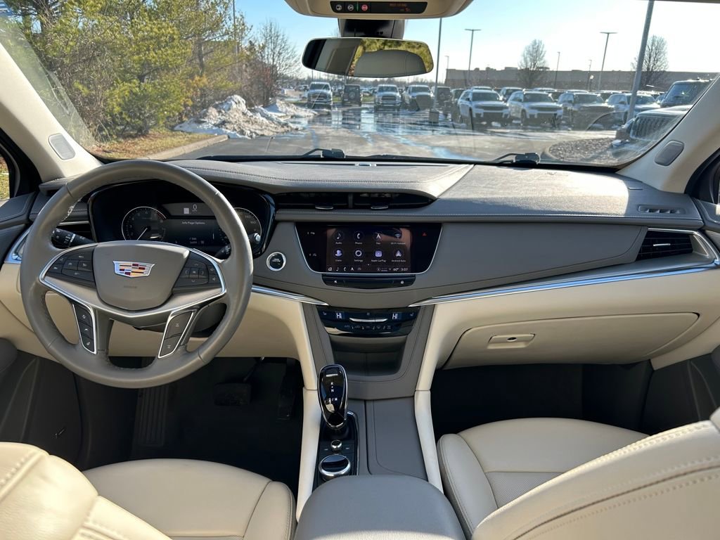 Used 2023 Cadillac XT5 Premium Luxury w/ LPO, Floor Liner Package image 9