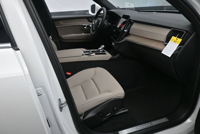 New 2026 Volvo XC90 T8 Plus w/ Protection Package Premier AWD/4WD image 30