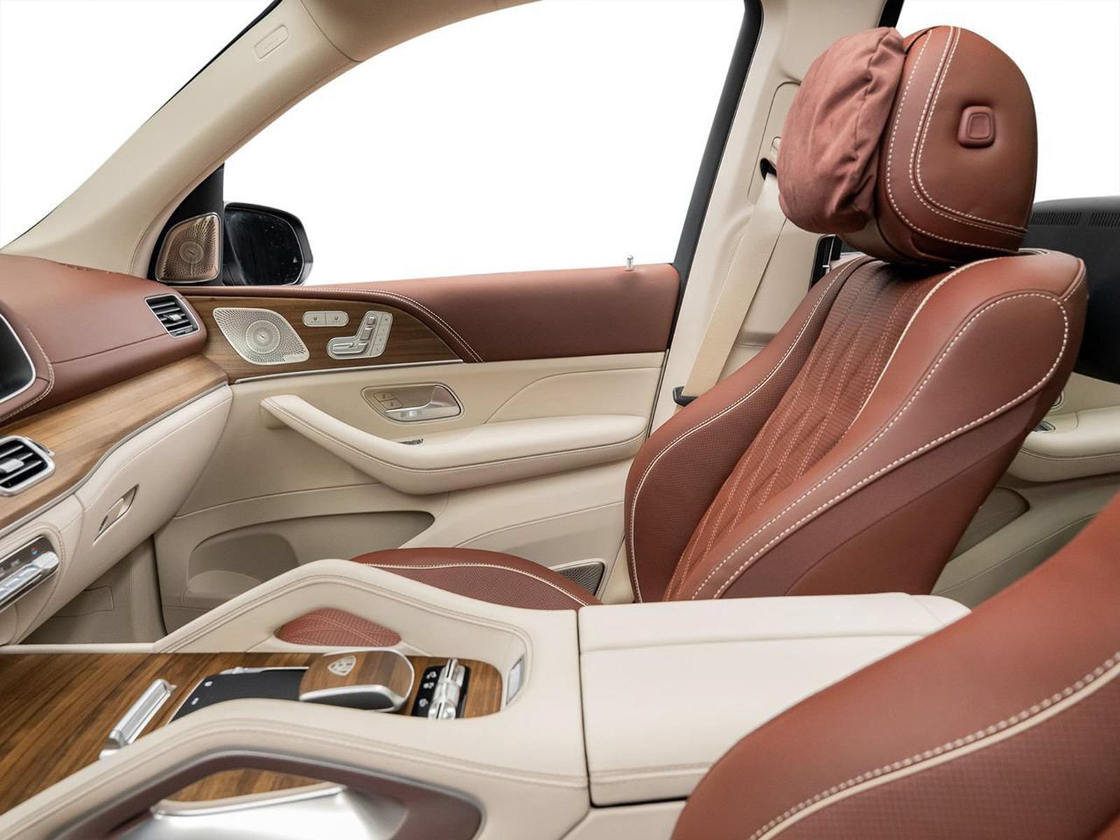 Used 2026 Mercedes-Benz Maybach GLS 600 4MATIC image 43