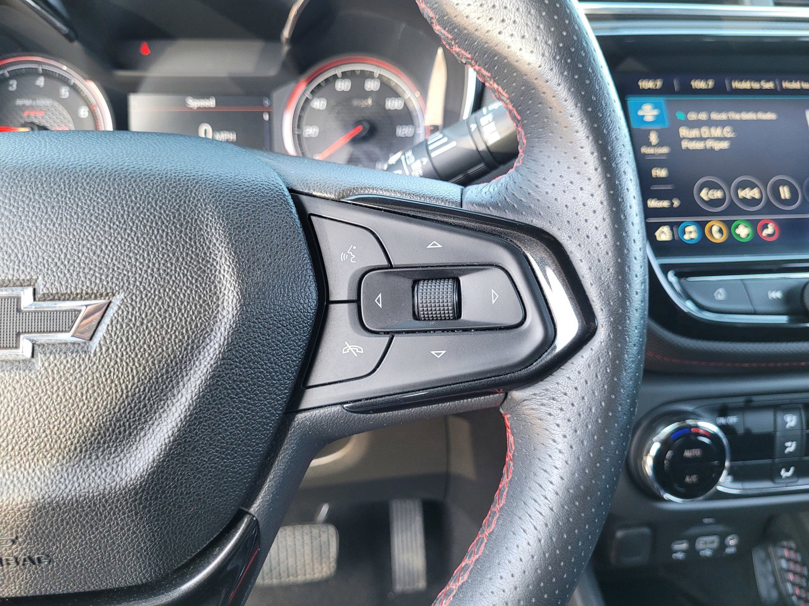 Used 2021 Chevrolet TrailBlazer RS w/ Sun and Liftgate Package image 22