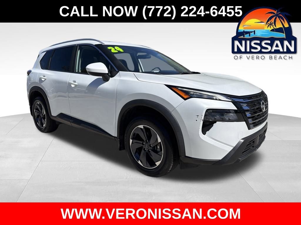 Used 2024 Nissan Rogue SV w/ SV Premium Package image 1