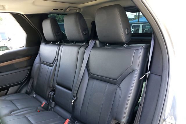 Used 2018 Land Rover Discovery HSE AWD/4WD image 27