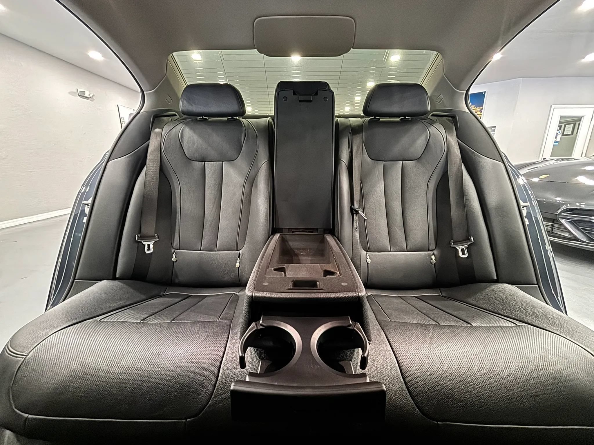 Used 2017 BMW 740e xDrive AWD/4WD image 23